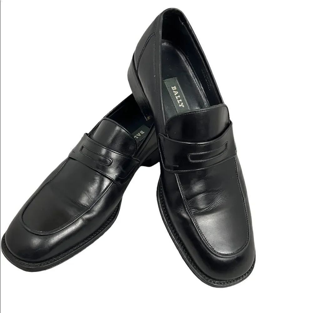 Bally Black Leather Penny Loafer Like New Condition Made in Italy Size 8
